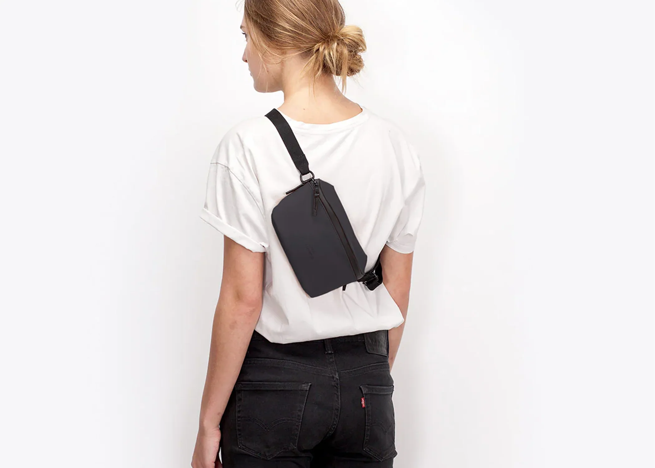 Jona Medium Lotus Belt Bag - Rose Dark Grey - Image 2