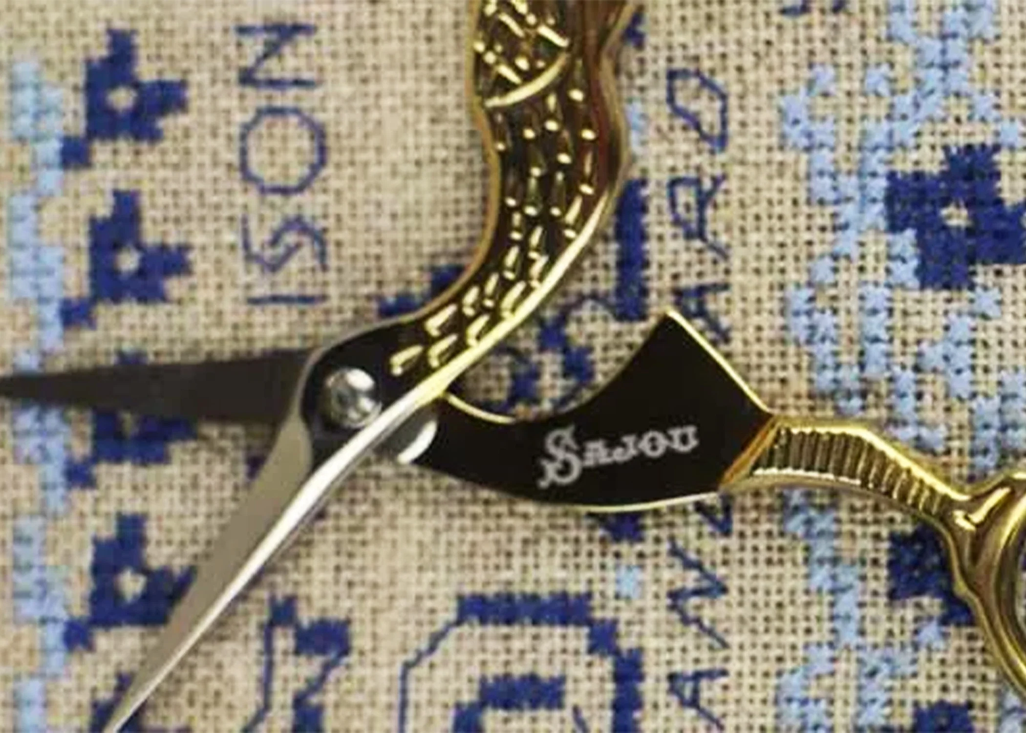 Stork Embroidery Scissors - Image 2